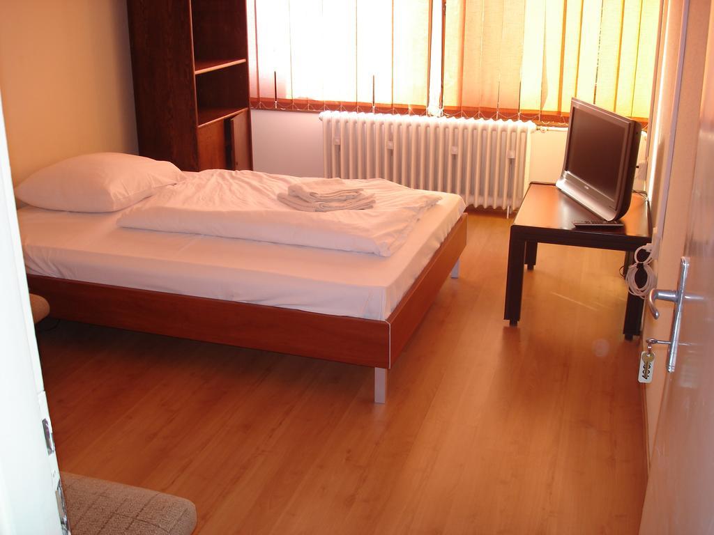 Eszterhazy Karoly Egyetem Hotel Eger Room photo